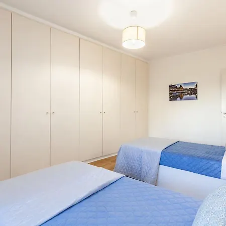 Iris - Minho's Guest * Braga