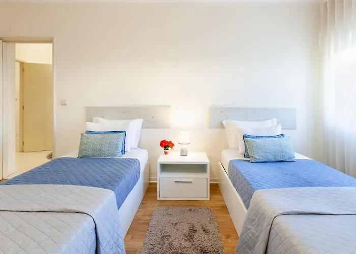 Iris - Minho's Guest * Braga