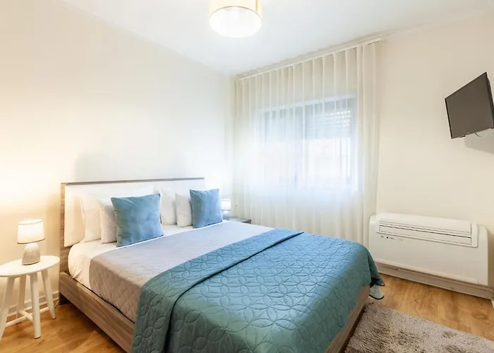 Iris - Minho's Guest