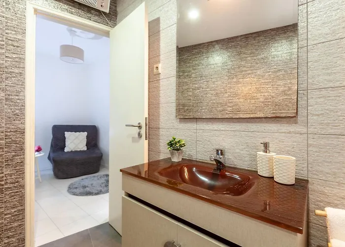 Iris - Minho's Guest *